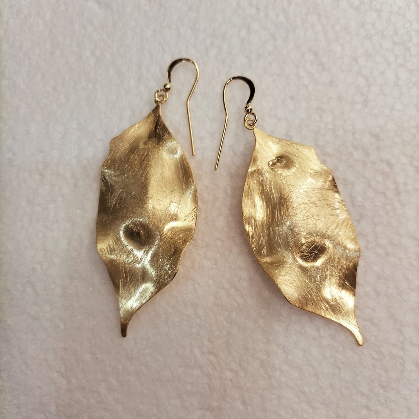 u-Large leaf brass earrings
