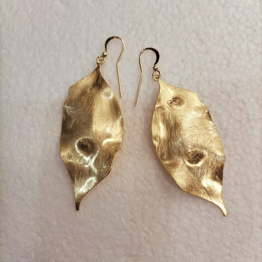 u-Large leaf brass earrings